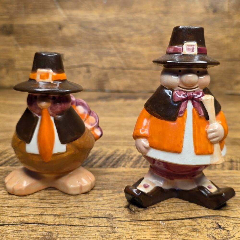 Pilgram TurkeyThanksgiving Holiday salt pepper shakers